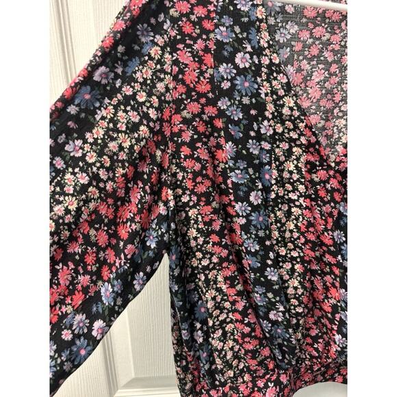 American Eagle Women's Floral Wrap Top Cropped Black Pink Blue X-Large - Picture 2 of 5